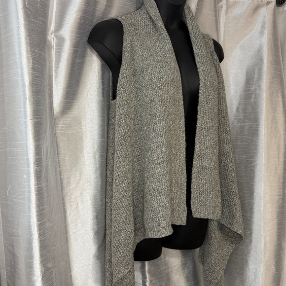 Old Navy Dove Sweater Vest Women’s M Sleeveless Duster Ope Cardigan Acrylic - Picture 2 of 9